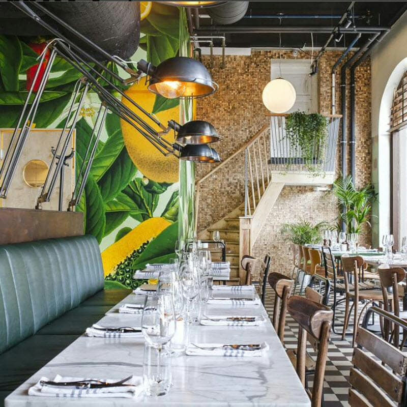 Dekor vegg i kokosnøtt fliser på restaurant i Oslo