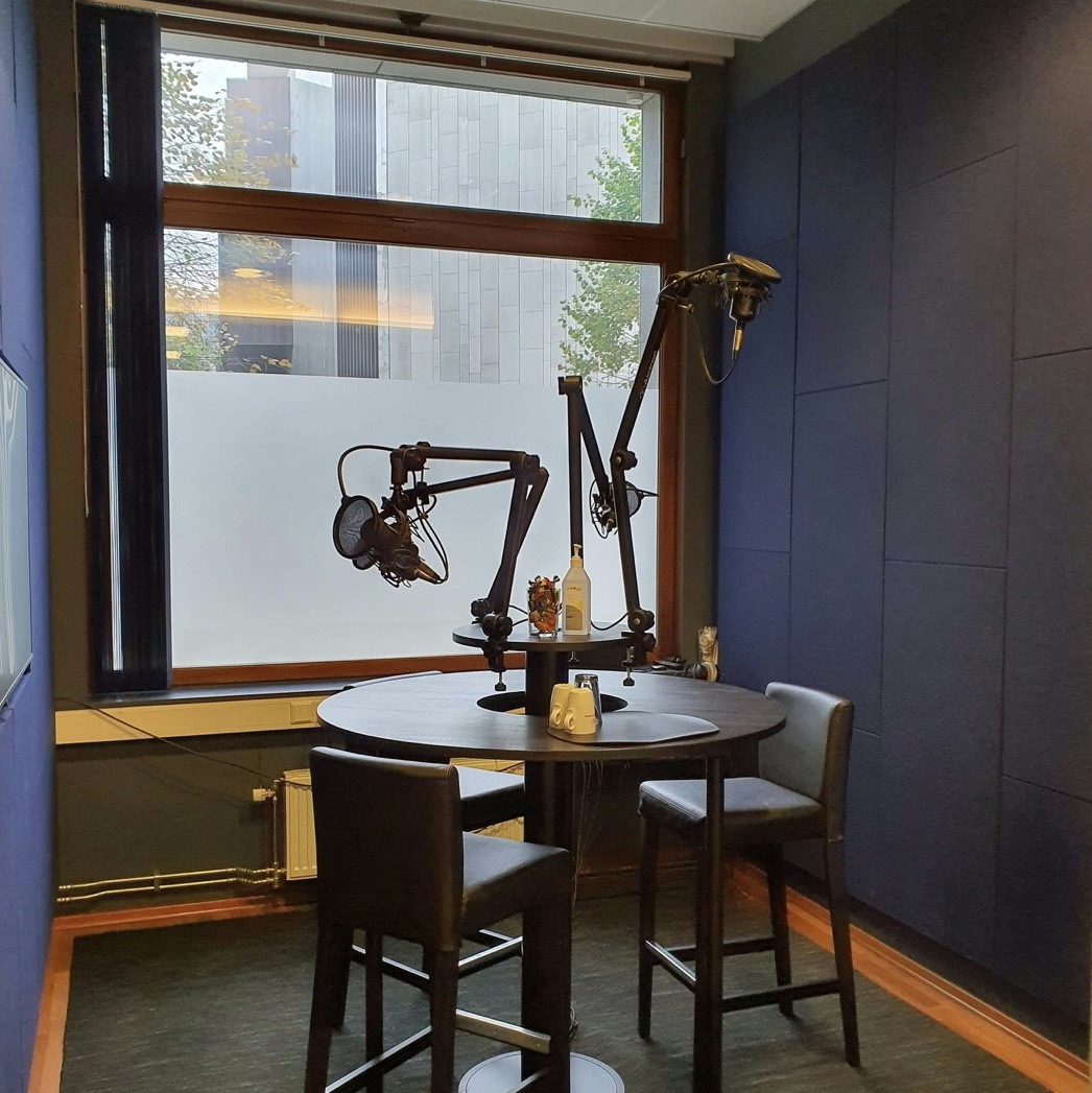 Lyddempende akustikkplater på podcast studioet til Meyerhaugen i Oslo