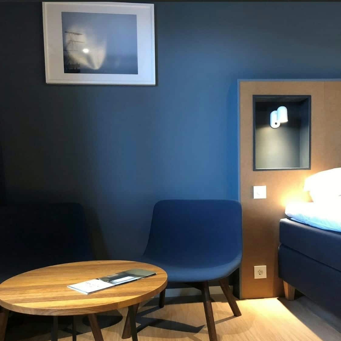 Sengegavl hos Maritim Fjordhotell i Flekkefjord i lydabsorbent