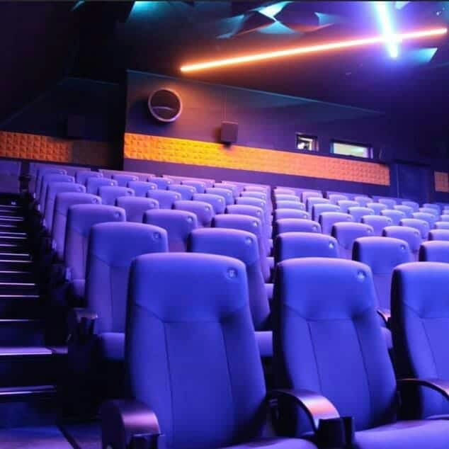 Geilo kino med akustikkpanel i himling og på vegger