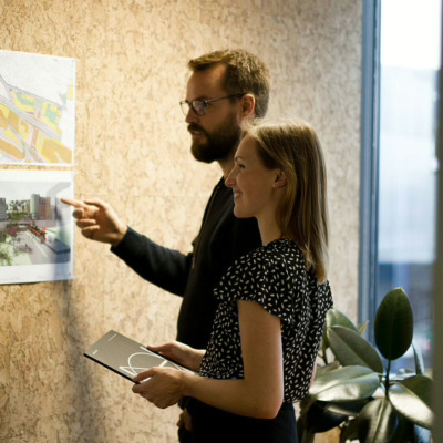 Praktisk kork tavle på møterommet hos Holon Arkitekter i Bergen